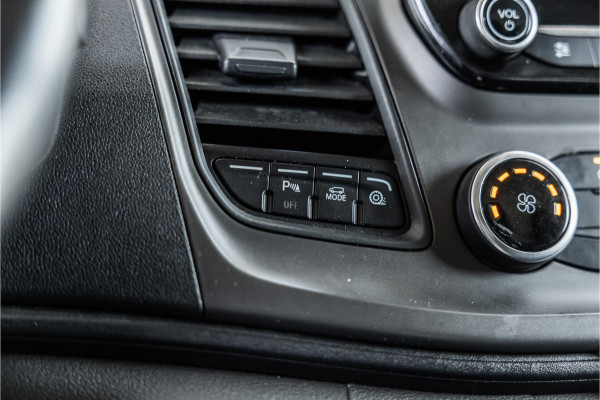 Ford Transit Custom 300 2.0 TDCI L2H1 | Raptor Edition | CarPlay | Camera | Trekhaak | PDC V+A | Nieuwe APK | Stoelverwarming | PDC V+A