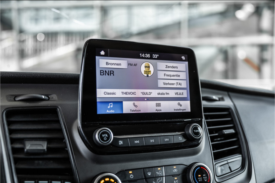 Ford Transit Custom 300 2.0 TDCI L2H1 | Raptor Edition | CarPlay | Camera | Trekhaak | PDC V+A | Nieuwe APK | Stoelverwarming | PDC V+A