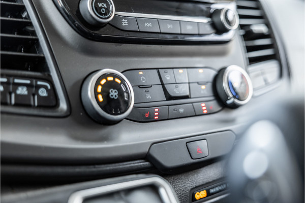 Ford Transit Custom 300 2.0 TDCI L2H1 | Raptor Edition | Camera | CarPlay | Trekhaak | Stoelverwarming | Lane Assist | PDC V+A | Nieuwe APK
