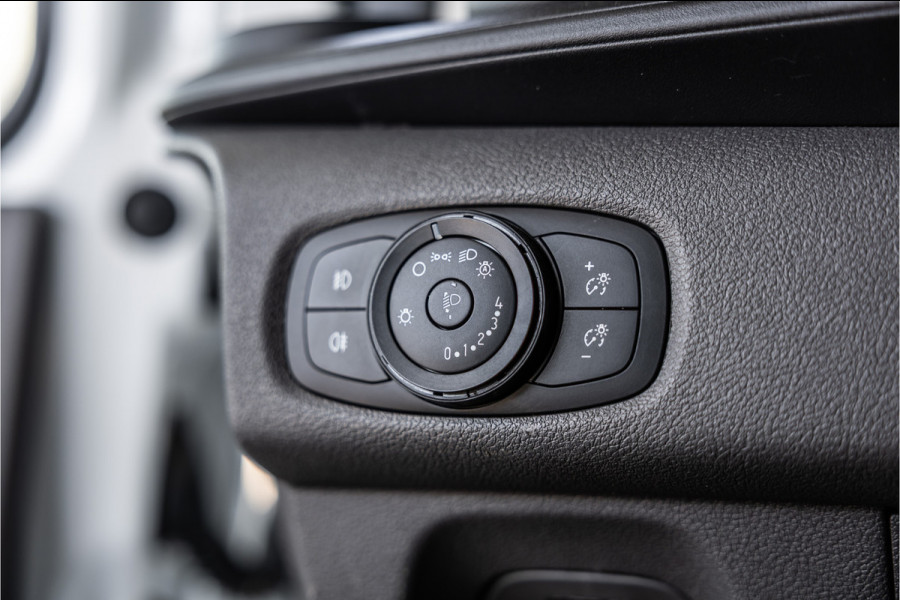 Ford Transit Custom 300 2.0 TDCI L2H1 | Raptor Edition | L+R Schuideur | CarPlay | Camera | Stoelverwarming | Trekhaak | PDC V+A | Betimmering | Nieuwe APK