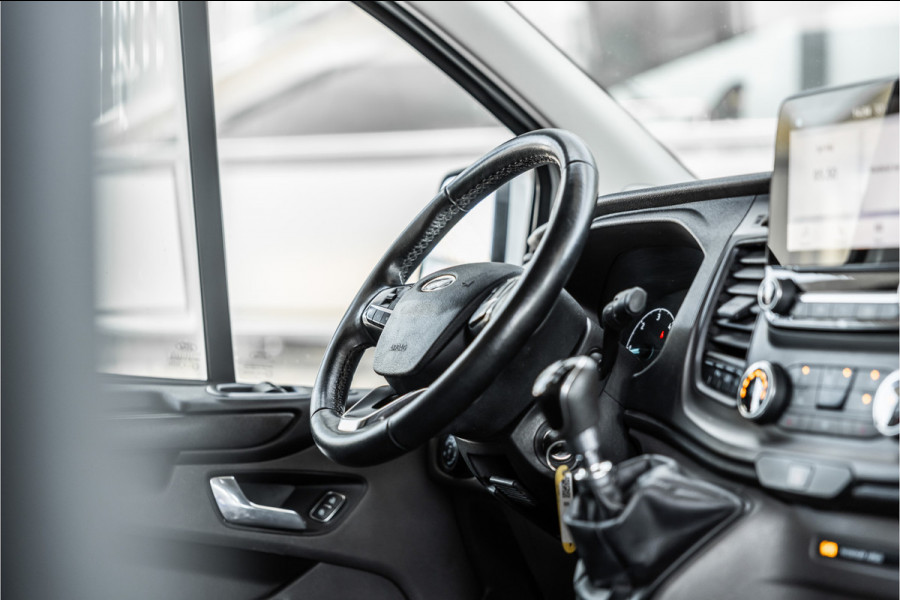 Ford Transit Custom 300 2.0 TDCI L2H1 | Raptor Edition | L+R Schuideur | CarPlay | Camera | Stoelverwarming | Trekhaak | PDC V+A | Betimmering | Nieuwe APK