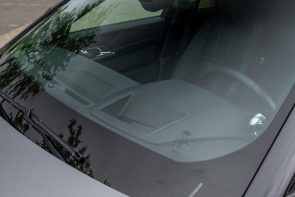 Land Rover Range Rover Velar 2.0 P300 Turbo AWD R-Dynamic SE ACC Stoelvent. HuD