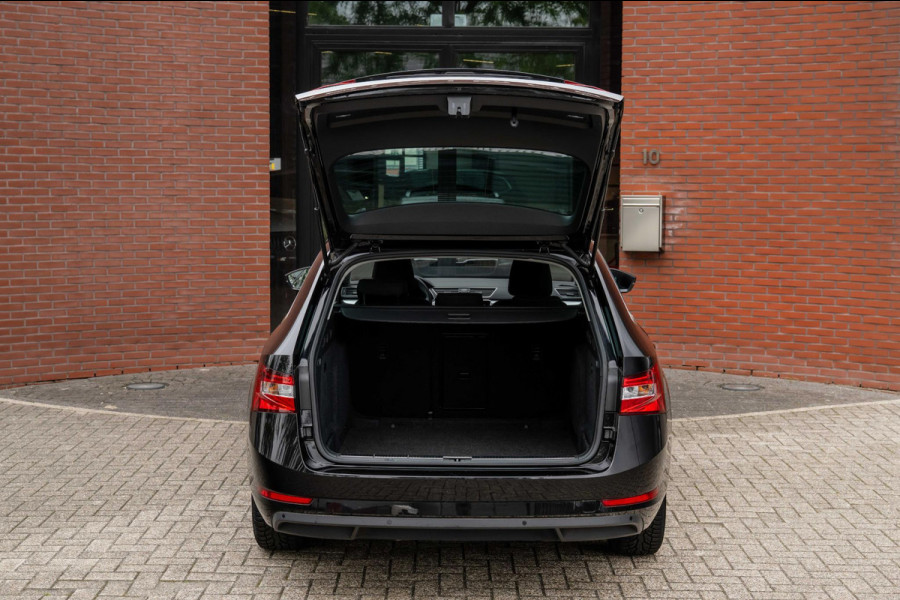 Škoda Superb Combi 1.5 TSI ACT Business Edition Trekhaak Orig NL Auto