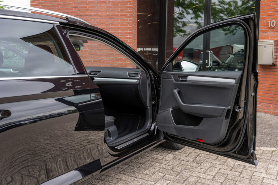 Škoda Superb Combi 1.5 TSI ACT Business Edition Trekhaak Orig NL Auto