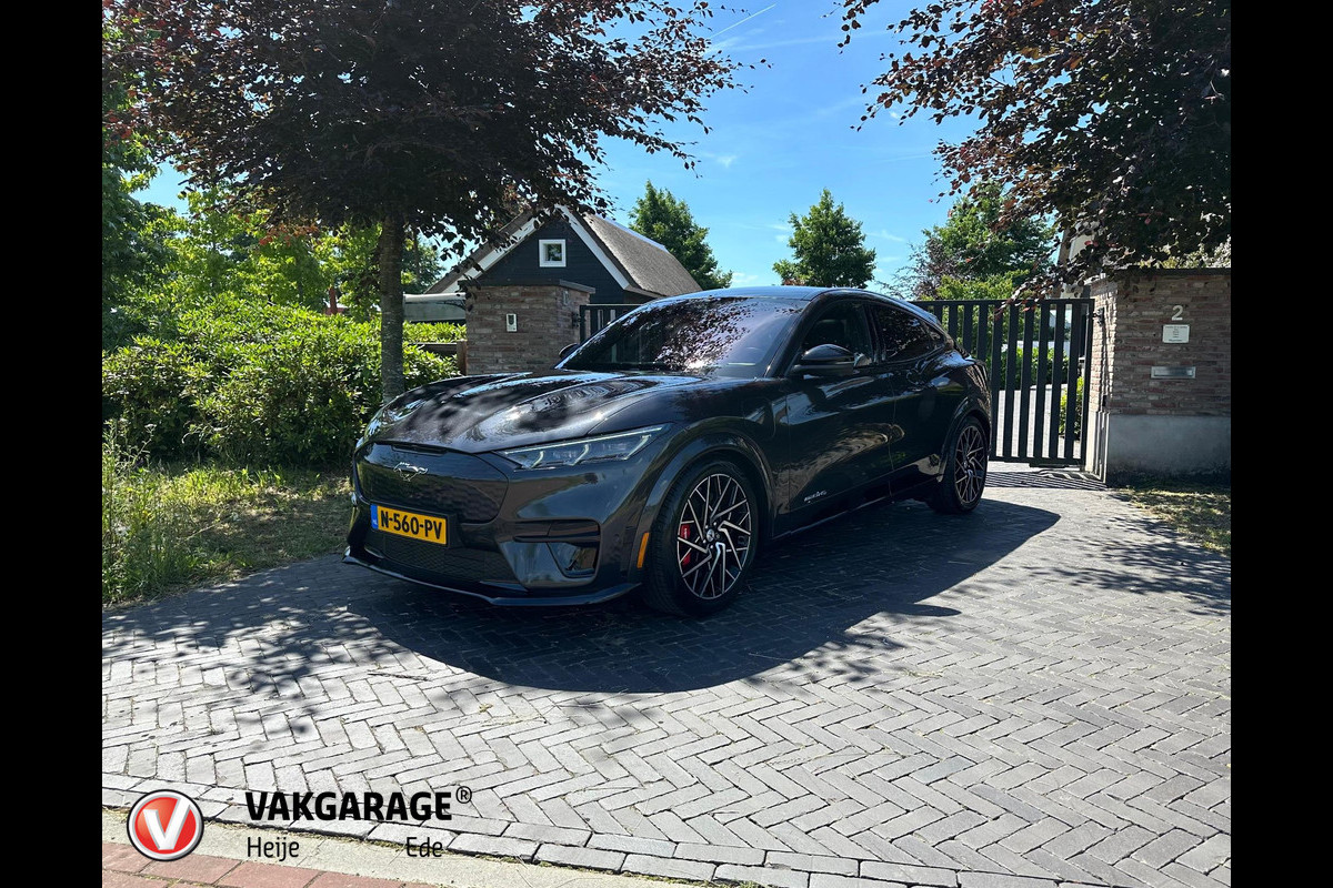 Ford Mustang Mach-E GT Extended AWD 98 kWh | 486 PK | Trekhaak | Panoramadak | Bang & Olufsen | 360 Camera |