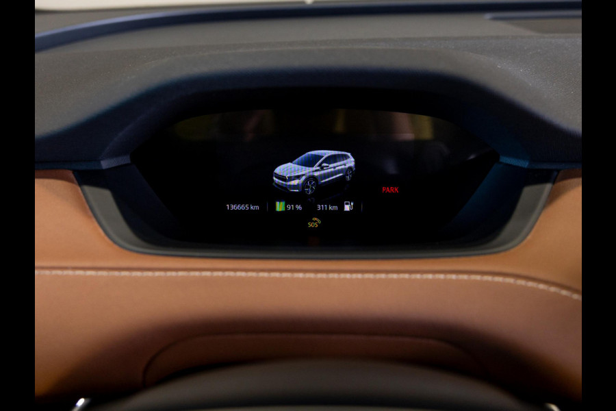 Škoda ENYAQ iV 80 204pk / Trekhaak / Dodehoekdetectie / Panorama dak / Adaptieve cruise control / Achteruitrijcamera / Apple carplay / Navigatie /