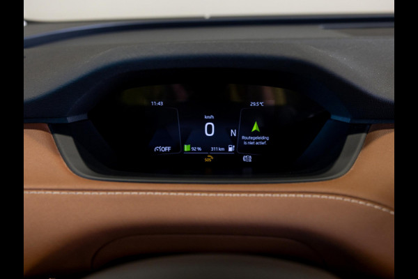 Škoda ENYAQ iV 80 204pk / Trekhaak / Dodehoekdetectie / Panorama dak / Adaptieve cruise control / Achteruitrijcamera / Apple carplay / Navigatie /