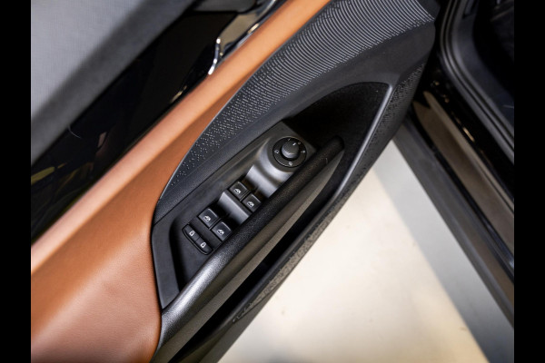 Škoda ENYAQ iV 80 204pk / Trekhaak / Dodehoekdetectie / Panorama dak / Adaptieve cruise control / Achteruitrijcamera / Apple carplay / Navigatie /