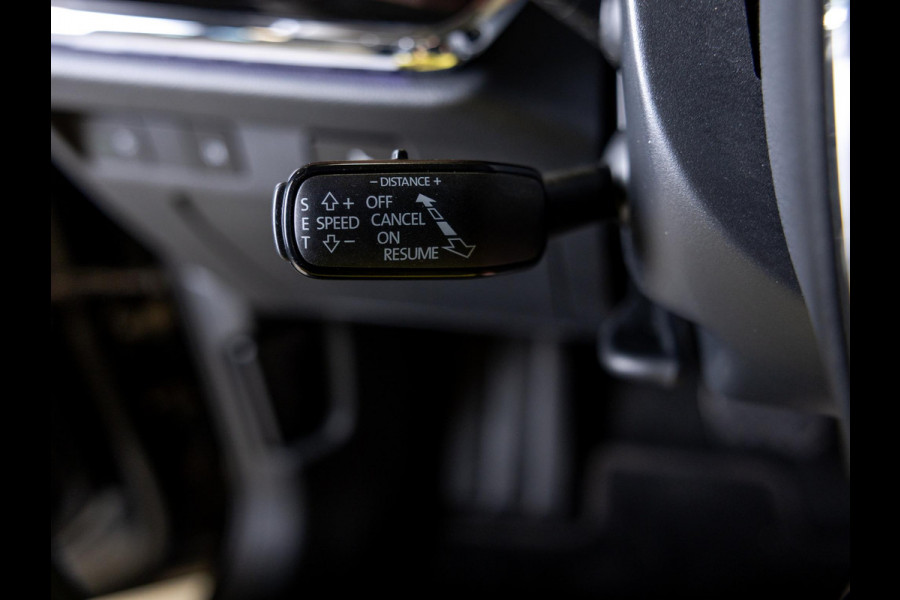 Škoda ENYAQ iV 80 204pk / Trekhaak / Dodehoekdetectie / Panorama dak / Adaptieve cruise control / Achteruitrijcamera / Apple carplay / Navigatie /