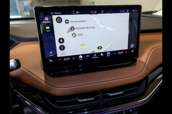 Škoda ENYAQ iV 80 204pk / Trekhaak / Dodehoekdetectie / Panorama dak / Adaptieve cruise control / Achteruitrijcamera / Apple carplay / Navigatie /