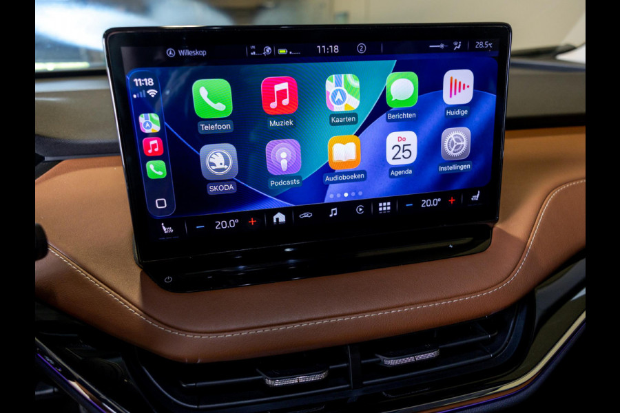 Škoda ENYAQ iV 80 204pk / Trekhaak / Dodehoekdetectie / Panorama dak / Adaptieve cruise control / Achteruitrijcamera / Apple carplay / Navigatie /