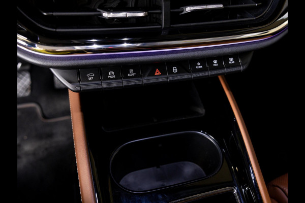 Škoda ENYAQ iV 80 204pk / Trekhaak / Dodehoekdetectie / Panorama dak / Adaptieve cruise control / Achteruitrijcamera / Apple carplay / Navigatie /