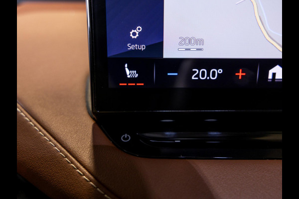 Škoda ENYAQ iV 80 204pk / Trekhaak / Dodehoekdetectie / Panorama dak / Adaptieve cruise control / Achteruitrijcamera / Apple carplay / Navigatie /