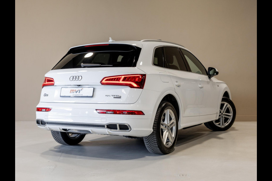 Audi Q5 55 TFSI e quattro Competition 367pk / Panorama dak / Adaptieve cruise control / Navigatie / Achteruitrijcamera / Apple carplay /