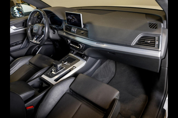 Audi Q5 55 TFSI e quattro Competition 367pk / Panorama dak / Adaptieve cruise control / Navigatie / Achteruitrijcamera / Apple carplay /