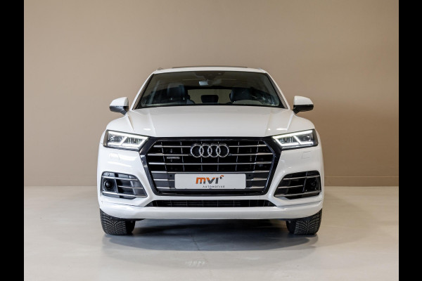 Audi Q5 55 TFSI e quattro Competition 367pk / Panorama dak / Adaptieve cruise control / Navigatie / Achteruitrijcamera / Apple carplay /