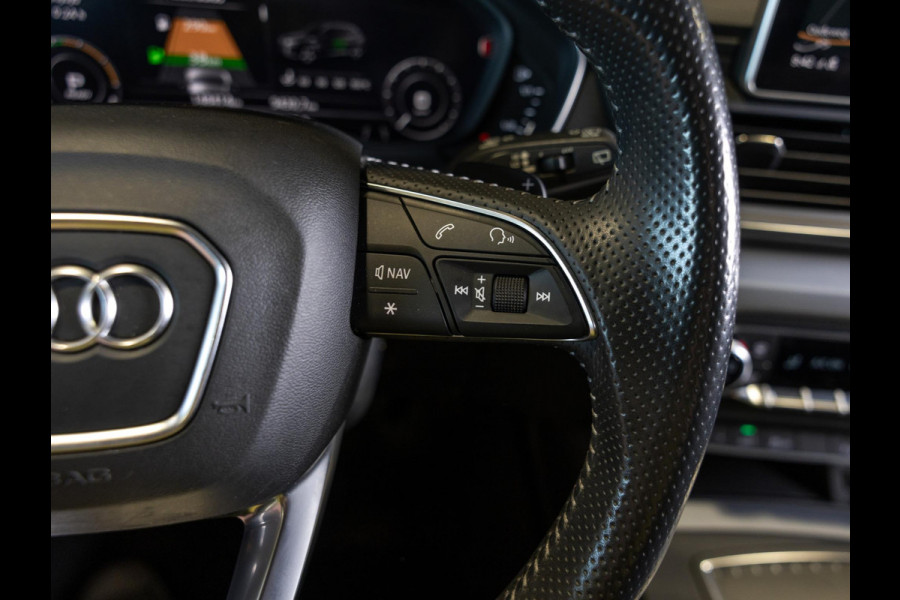 Audi Q5 55 TFSI e quattro Competition 367pk / Panorama dak / Adaptieve cruise control / Navigatie / Achteruitrijcamera / Apple carplay /