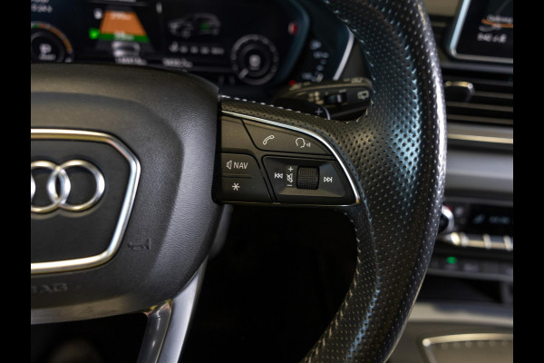 Audi Q5 55 TFSI e quattro Competition 367pk / Panorama dak / Adaptieve cruise control / Navigatie / Achteruitrijcamera / Apple carplay /