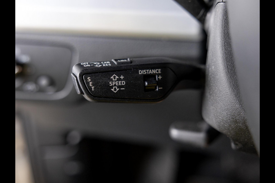 Audi Q5 55 TFSI e quattro Competition 367pk / Panorama dak / Adaptieve cruise control / Navigatie / Achteruitrijcamera / Apple carplay /