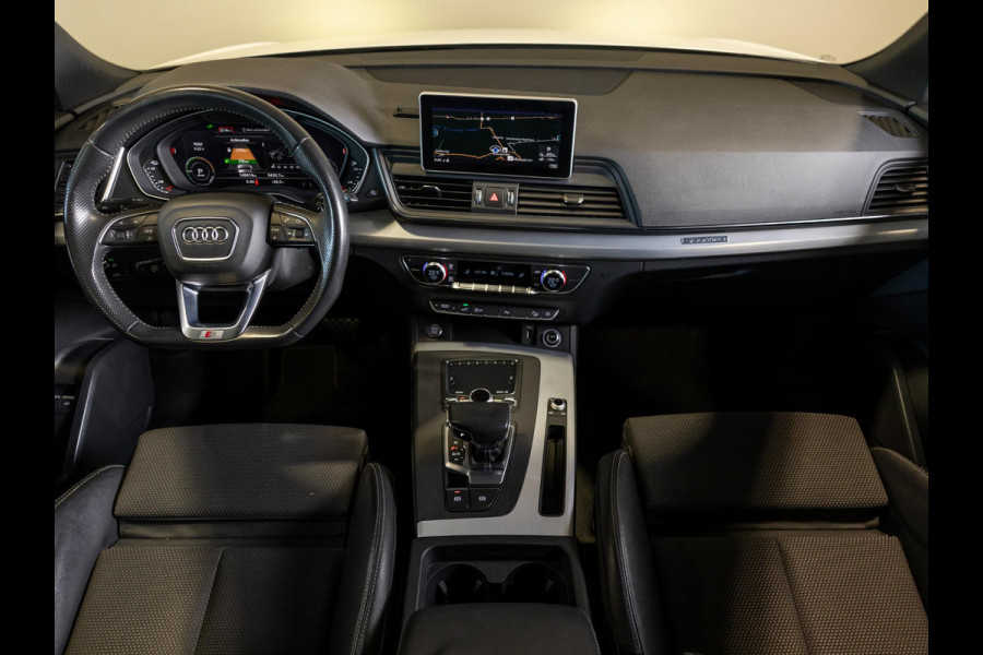 Audi Q5 55 TFSI e quattro Competition 367pk / Panorama dak / Adaptieve cruise control / Navigatie / Achteruitrijcamera / Apple carplay /