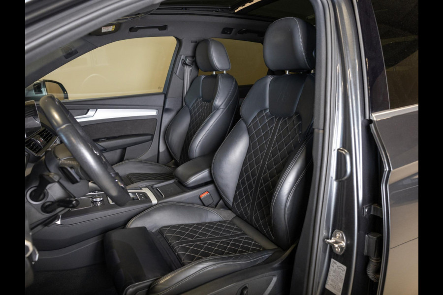 Audi Q5 55 TFSI e quattro Competition 367pk / Panorama dak / Adaptieve cruise control / Stoelverwarming / Dodehoekdetectie / Achtertuitrijcamera / Apple carplay /