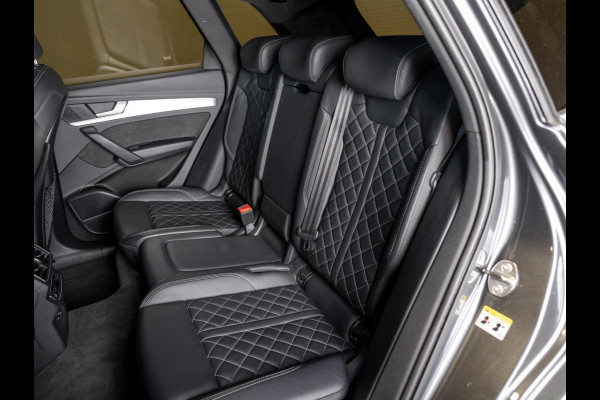 Audi Q5 55 TFSI e quattro Competition 367pk / Panorama dak / Adaptieve cruise control / Stoelverwarming / Dodehoekdetectie / Achtertuitrijcamera / Apple carplay /