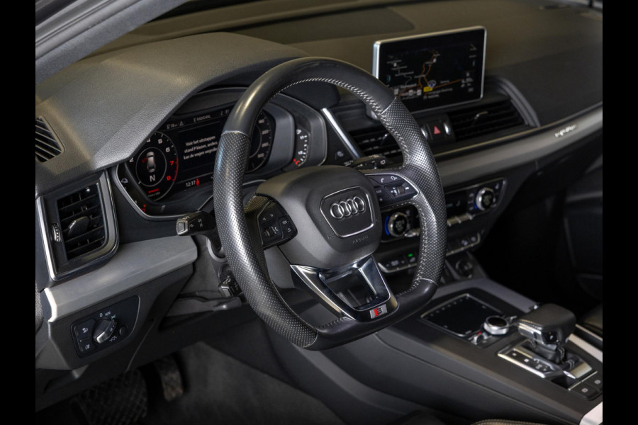Audi Q5 55 TFSI e quattro Competition 367pk / Panorama dak / Adaptieve cruise control / Stoelverwarming / Dodehoekdetectie / Achtertuitrijcamera / Apple carplay /