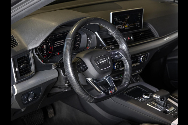 Audi Q5 55 TFSI e quattro Competition 367pk / Panorama dak / Adaptieve cruise control / Stoelverwarming / Dodehoekdetectie / Achtertuitrijcamera / Apple carplay /