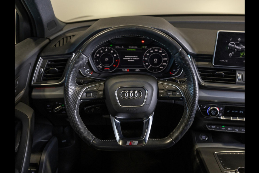 Audi Q5 55 TFSI e quattro Competition 367pk / Panorama dak / Adaptieve cruise control / Stoelverwarming / Dodehoekdetectie / Achtertuitrijcamera / Apple carplay /