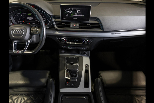 Audi Q5 55 TFSI e quattro Competition 367pk / Panorama dak / Adaptieve cruise control / Stoelverwarming / Dodehoekdetectie / Achtertuitrijcamera / Apple carplay /