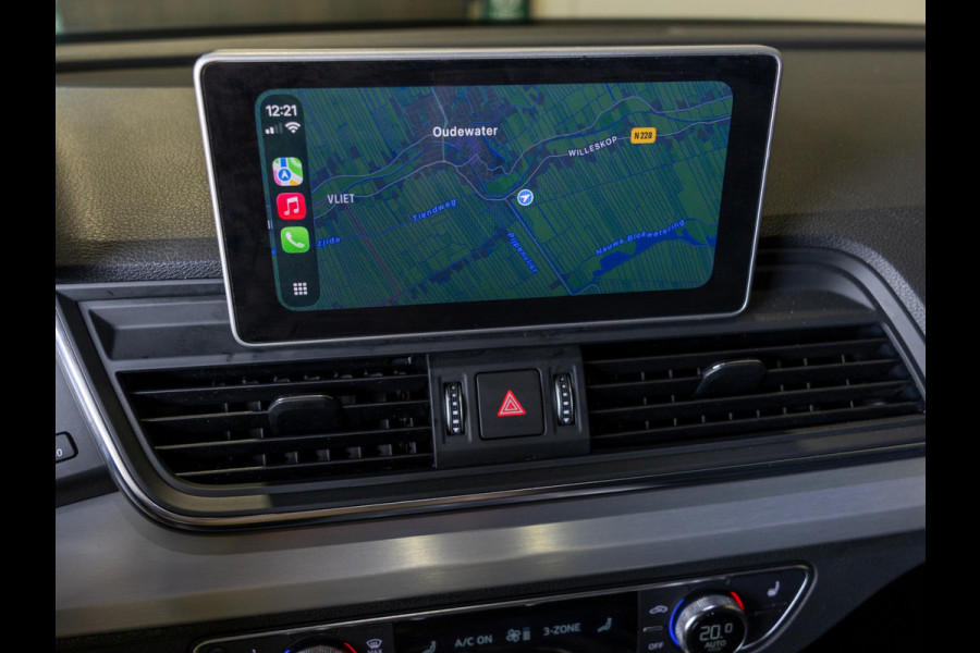 Audi Q5 55 TFSI e quattro Competition 367pk / Panorama dak / Adaptieve cruise control / Stoelverwarming / Dodehoekdetectie / Achtertuitrijcamera / Apple carplay /