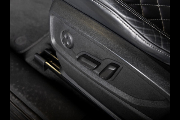 Audi Q5 55 TFSI e quattro Competition 367pk / Panorama dak / Adaptieve cruise control / Stoelverwarming / Dodehoekdetectie / Achtertuitrijcamera / Apple carplay /