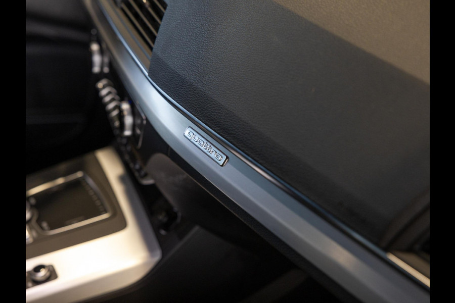 Audi Q5 55 TFSI e quattro Competition 367pk / Panorama dak / Adaptieve cruise control / Stoelverwarming / Dodehoekdetectie / Achtertuitrijcamera / Apple carplay /