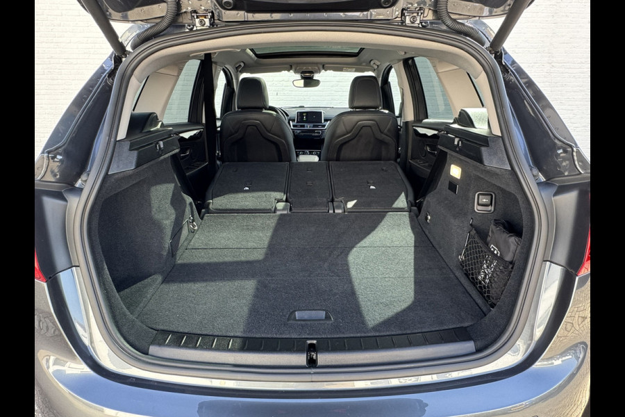 BMW 2 Serie Active Tourer 225xe iPerformance High Executive Camera Panodak Clima Stoelverw All-Season
