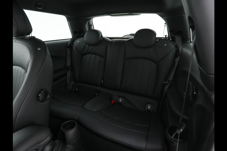 MINI Electric MINI Yours 33 kWh [3-Fase-11kW] {SoH-95%} (INCL-BTW) Aut. *HEATPUMP | LEATHER | HARMAN/KARDON | DIGI-COCKPIT | HEAD-UP | FULL-LED | NAVI-FULLMAP | HEATED-SPORTSEATS | DAB | CRUISE | KEYLESS | AMBIENTLIGHT | PRIVACY-GLASS | 17"ALU*