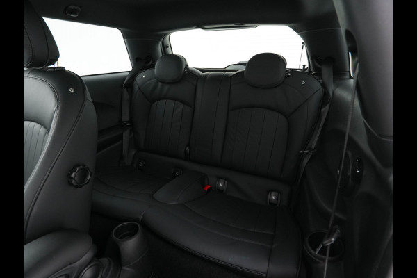 MINI Electric MINI Yours 33 kWh [3-Fase-11kW] {SoH-95%} (INCL-BTW) Aut. *HEATPUMP | LEATHER | HARMAN/KARDON | DIGI-COCKPIT | HEAD-UP | FULL-LED | NAVI-FULLMAP | HEATED-SPORTSEATS | DAB | CRUISE | KEYLESS | AMBIENTLIGHT | PRIVACY-GLASS | 17"ALU*
