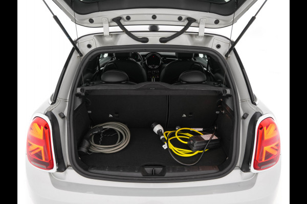 MINI Electric MINI Yours 33 kWh [3-Fase-11kW] {SoH-95%} (INCL-BTW) Aut. *HEATPUMP | LEATHER | HARMAN/KARDON | DIGI-COCKPIT | HEAD-UP | FULL-LED | NAVI-FULLMAP | HEATED-SPORTSEATS | DAB | CRUISE | KEYLESS | AMBIENTLIGHT | PRIVACY-GLASS | 17"ALU*