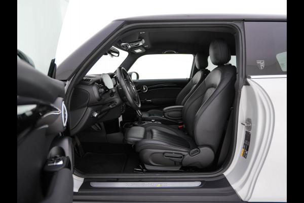MINI Electric MINI Yours 33 kWh [3-Fase-11kW] {SoH-95%} (INCL-BTW) Aut. *HEATPUMP | LEATHER | HARMAN/KARDON | DIGI-COCKPIT | HEAD-UP | FULL-LED | NAVI-FULLMAP | HEATED-SPORTSEATS | DAB | CRUISE | KEYLESS | AMBIENTLIGHT | PRIVACY-GLASS | 17"ALU*