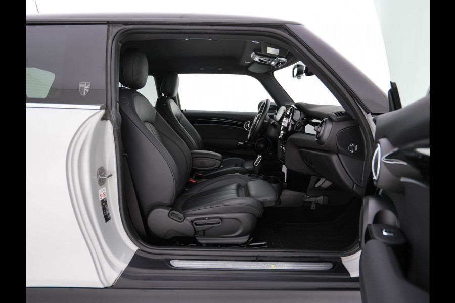 MINI Electric MINI Yours 33 kWh [3-Fase-11kW] {SoH-95%} (INCL-BTW) Aut. *HEATPUMP | LEATHER | HARMAN/KARDON | DIGI-COCKPIT | HEAD-UP | FULL-LED | NAVI-FULLMAP | HEATED-SPORTSEATS | DAB | CRUISE | KEYLESS | AMBIENTLIGHT | PRIVACY-GLASS | 17"ALU*
