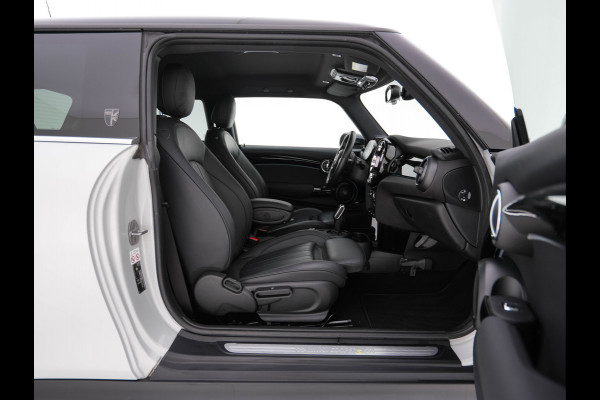MINI Electric MINI Yours 33 kWh [3-Fase-11kW] {SoH-95%} (INCL-BTW) Aut. *HEATPUMP | LEATHER | HARMAN/KARDON | DIGI-COCKPIT | HEAD-UP | FULL-LED | NAVI-FULLMAP | HEATED-SPORTSEATS | DAB | CRUISE | KEYLESS | AMBIENTLIGHT | PRIVACY-GLASS | 17"ALU*