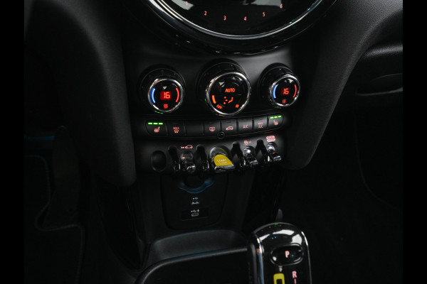 MINI Electric MINI Yours 33 kWh [3-Fase-11kW] {SoH-95%} (INCL-BTW) Aut. *HEATPUMP | LEATHER | HARMAN/KARDON | DIGI-COCKPIT | HEAD-UP | FULL-LED | NAVI-FULLMAP | HEATED-SPORTSEATS | DAB | CRUISE | KEYLESS | AMBIENTLIGHT | PRIVACY-GLASS | 17"ALU*