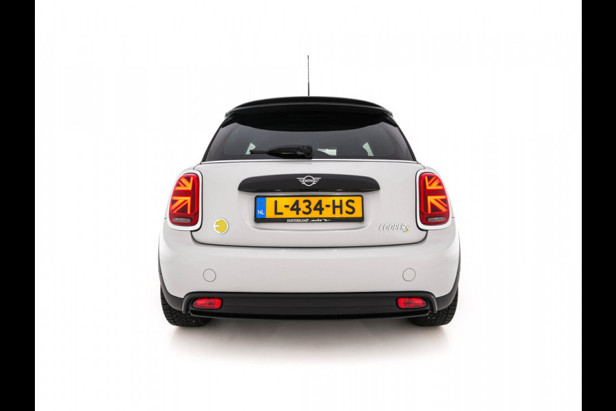 MINI Electric MINI Yours 33 kWh [3-Fase-11kW] {SoH-95%} (INCL-BTW) Aut. *HEATPUMP | LEATHER | HARMAN/KARDON | DIGI-COCKPIT | HEAD-UP | FULL-LED | NAVI-FULLMAP | HEATED-SPORTSEATS | DAB | CRUISE | KEYLESS | AMBIENTLIGHT | PRIVACY-GLASS | 17"ALU*