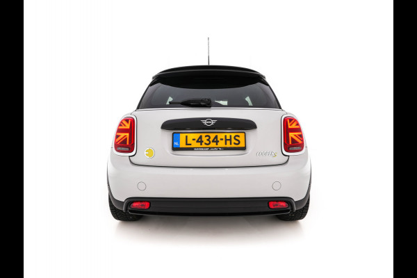 MINI Electric MINI Yours 33 kWh [3-Fase-11kW] {SoH-95%} (INCL-BTW) Aut. *HEATPUMP | LEATHER | HARMAN/KARDON | DIGI-COCKPIT | HEAD-UP | FULL-LED | NAVI-FULLMAP | HEATED-SPORTSEATS | DAB | CRUISE | KEYLESS | AMBIENTLIGHT | PRIVACY-GLASS | 17"ALU*