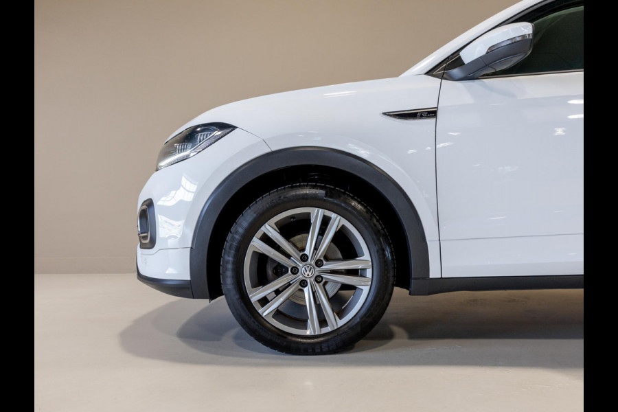 Volkswagen T-Cross 1.0 TSI Life 116pk / Navigatie / Stoelverwarming / Adaptieve cruise control / Apple carplay / Airco / Klimaatregeling /