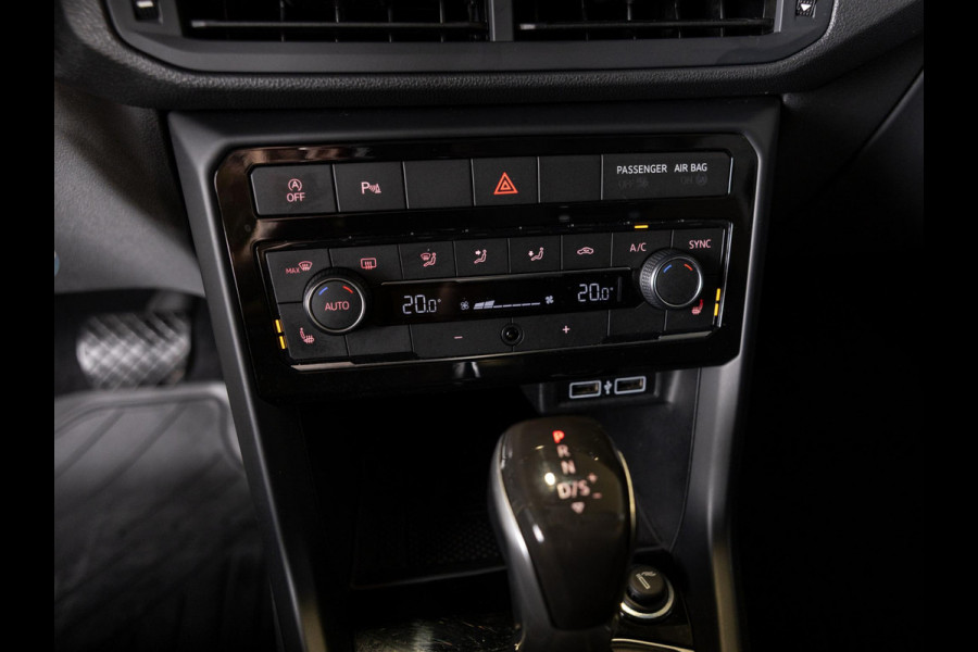 Volkswagen T-Cross 1.0 TSI Life 116pk / Navigatie / Stoelverwarming / Adaptieve cruise control / Apple carplay / Airco / Klimaatregeling /