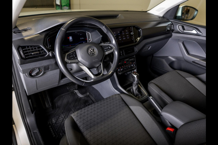 Volkswagen T-Cross 1.0 TSI Life 116pk / Navigatie / Stoelverwarming / Adaptieve cruise control / Apple carplay / Airco / Klimaatregeling /