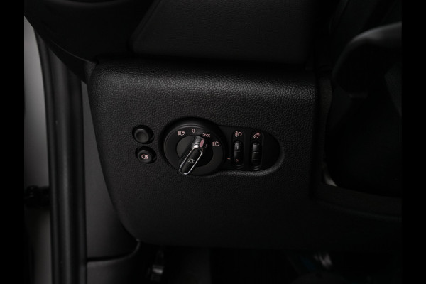 MINI Electric MINI Yours 33 kWh [3-Fase-11kW] {SoH-95%} (INCL-BTW) Aut. *HEATPUMP | LEATHER | HARMAN/KARDON | DIGI-COCKPIT | HEAD-UP | FULL-LED | NAVI-FULLMAP | HEATED-SPORTSEATS | DAB | CRUISE | KEYLESS | AMBIENTLIGHT | PRIVACY-GLASS | 17"ALU*