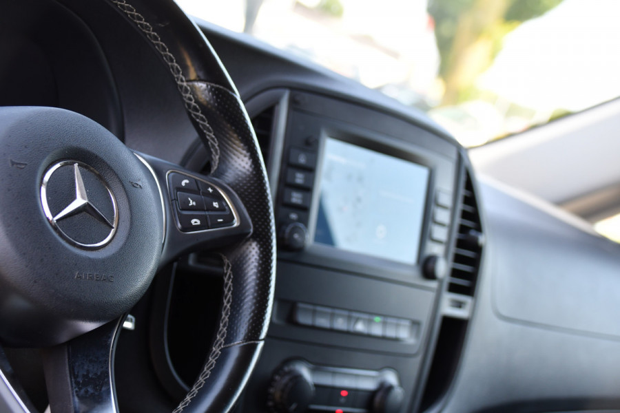 Mercedes-Benz Vito 116 CDI L2 PB Edition Camera, Adaptieve Cruise, Carplay, LED, 164pk, Automaat, Stoelverwarming, Leder, Trekhaak, Uniek!