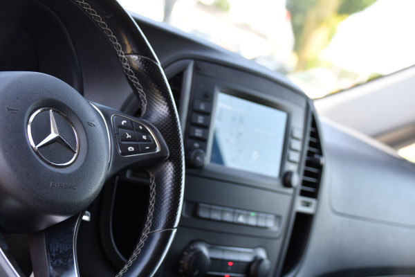 Mercedes-Benz Vito 116 CDI L2 PB Edition Camera, Adaptieve Cruise, Carplay, LED, 164pk, Automaat, Stoelverwarming, Leder, Trekhaak, Uniek!