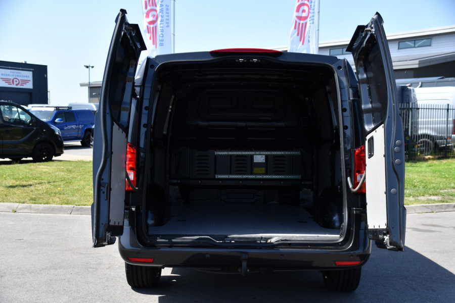 Mercedes-Benz Vito 116 CDI L2 PB Edition Camera, Adaptieve Cruise, Carplay, LED, 164pk, Automaat, Stoelverwarming, Leder, Trekhaak, Uniek!
